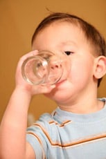child_drinking_water